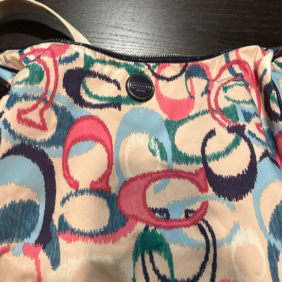 Large Coach purse - Picture 5 of 9